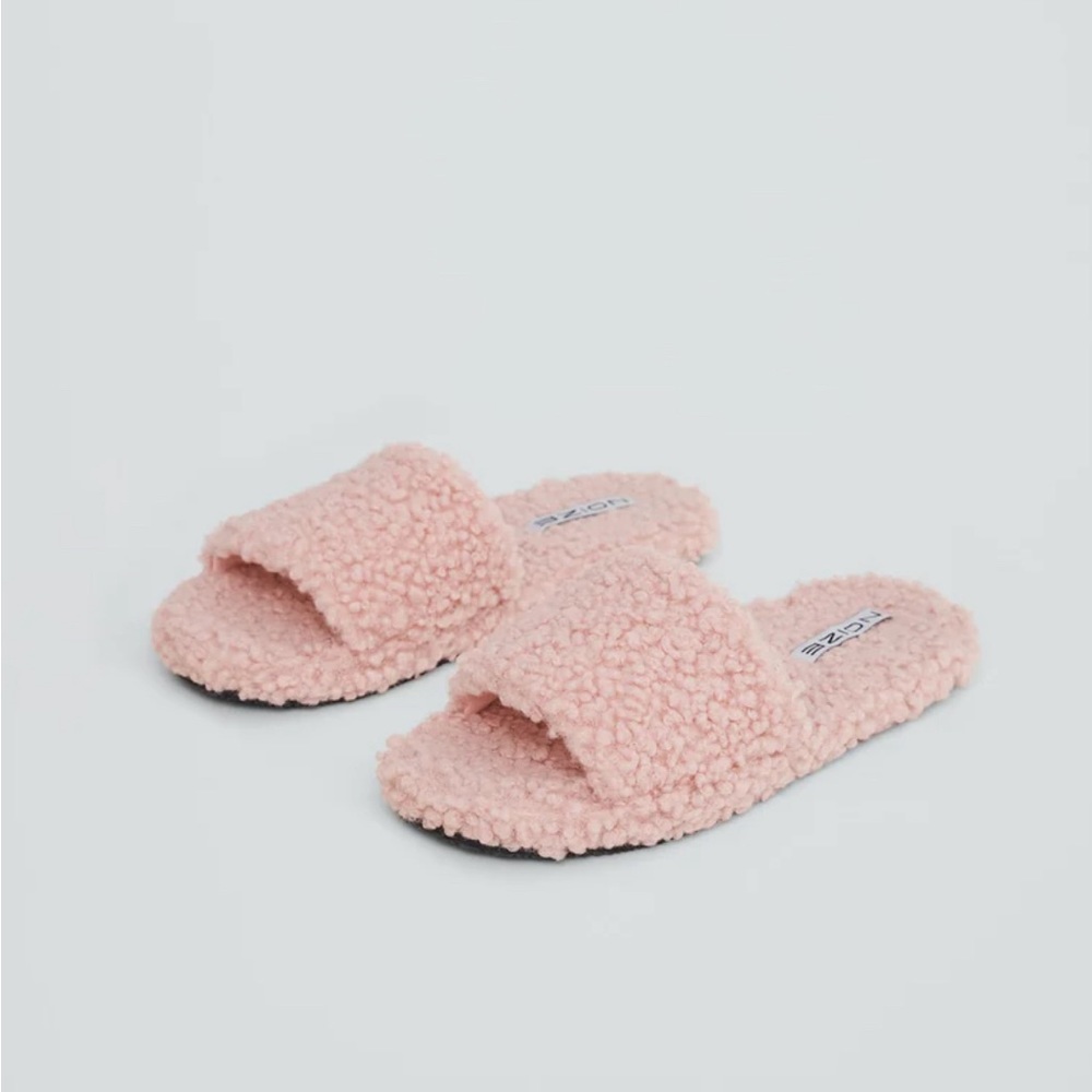 Noize
Andrea Vegan Slippers with box